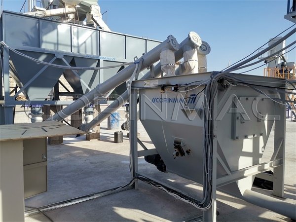 batcher of dry mortar production plant